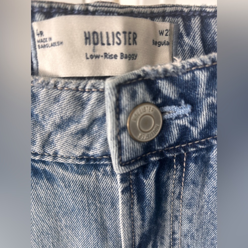 NWT Hollister Women’s Low Rise Baggy Jeans, Medium Wash, Sz.4R - Picture 12 of 15